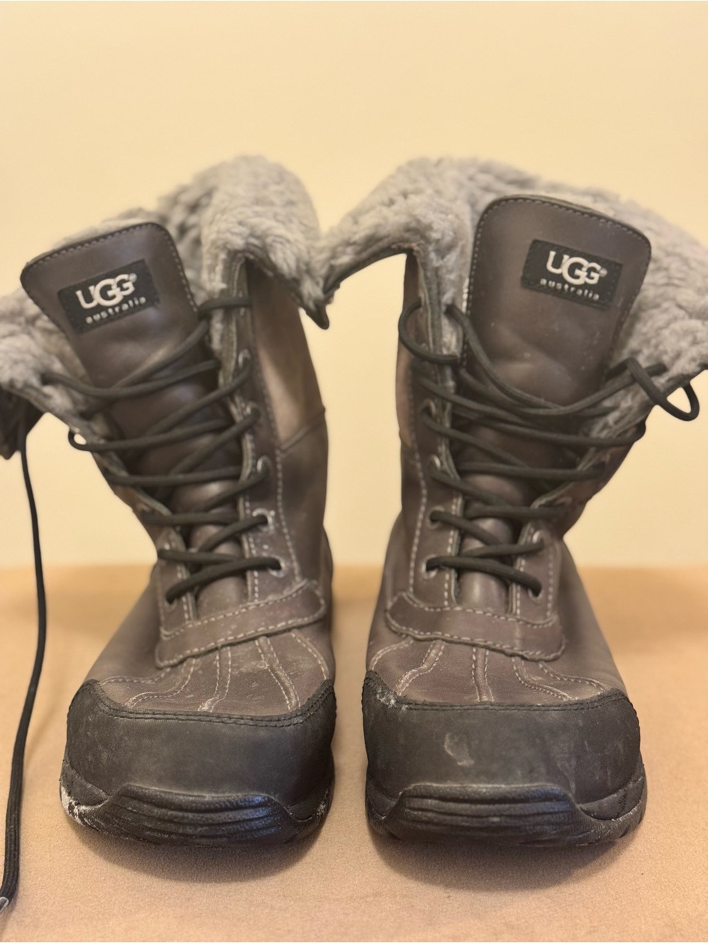 UGG Australia Waterproof Shearling Boots – Men’s Size 9